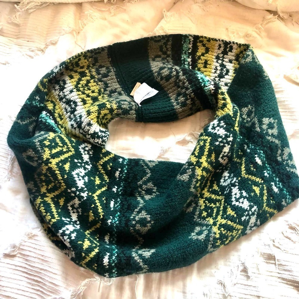 AE Fair Isle Infinity Scarf  NWT​​​​
